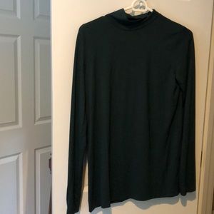 Banana Republic Threadsoft turtleneck. NWOT.